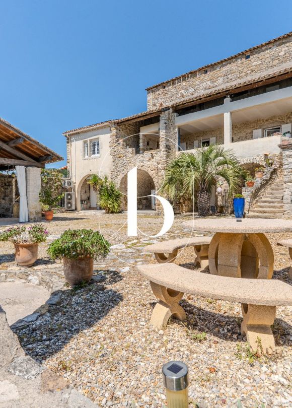 sale Mas Uzes