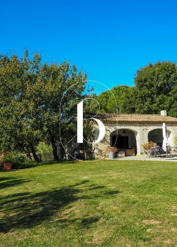 sale Mas Uzes