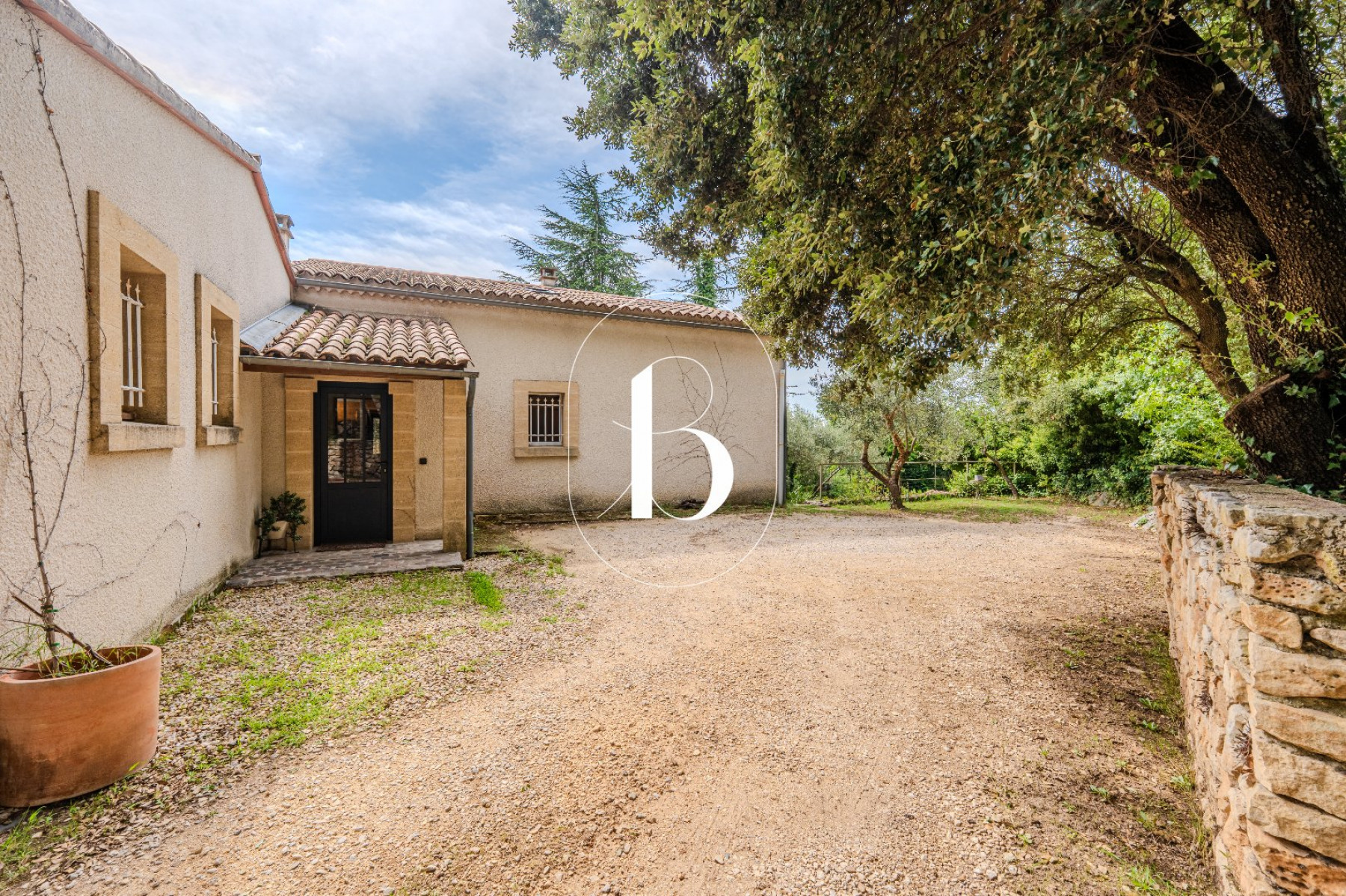 sale Villa Uzes