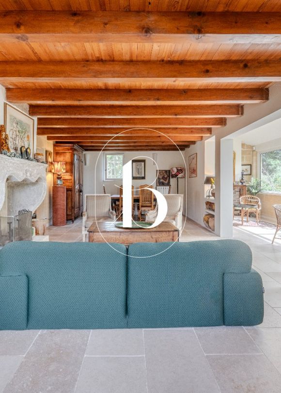 sale Villa Uzes