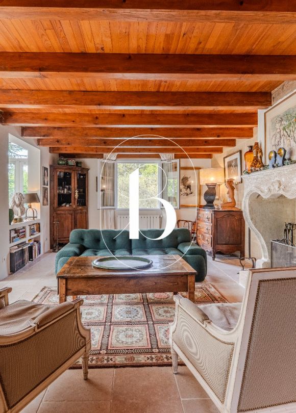 sale Villa Uzes