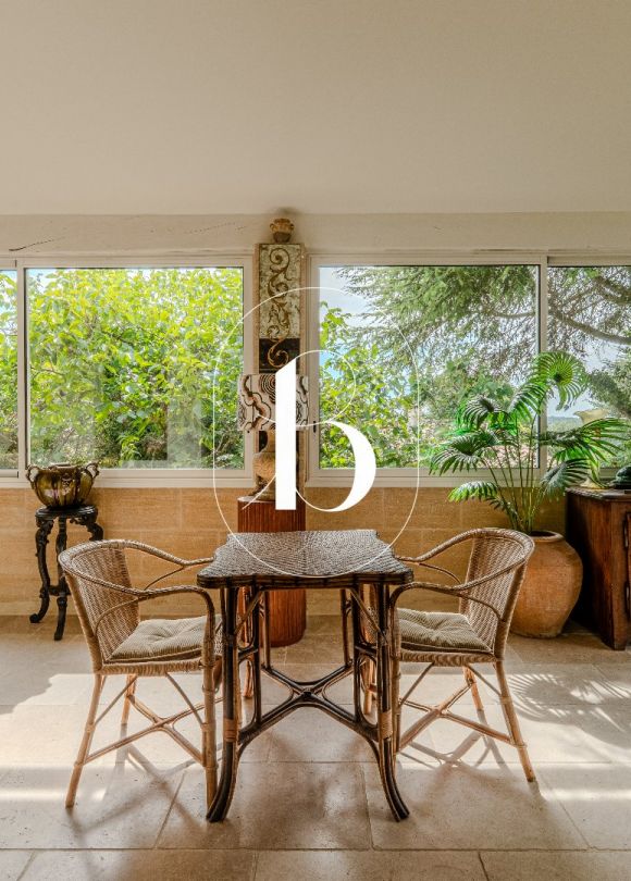 sale Villa Uzes