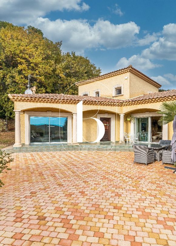 sale Villa Uzes