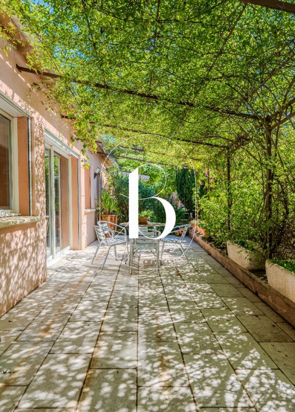 sale Villa Uzes
