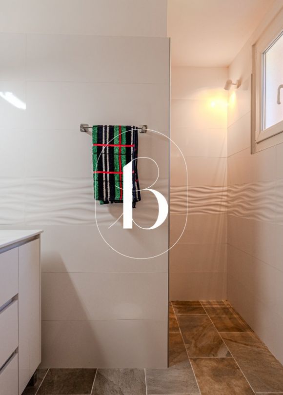 sale Villa Uzes