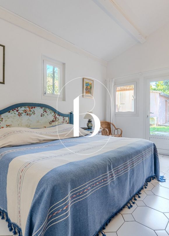 sale Villa Uzes