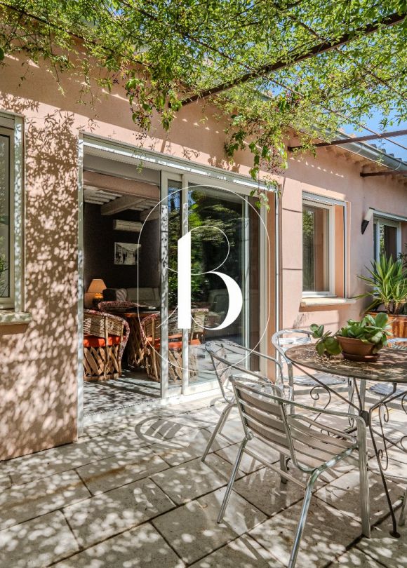 sale Villa Uzes