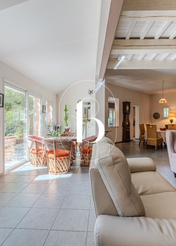 sale Villa Uzes