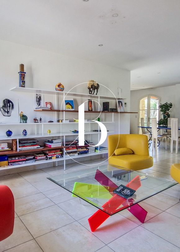 sale  Uzes