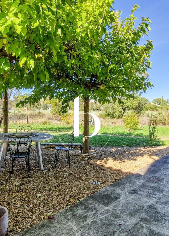 sale  Uzes