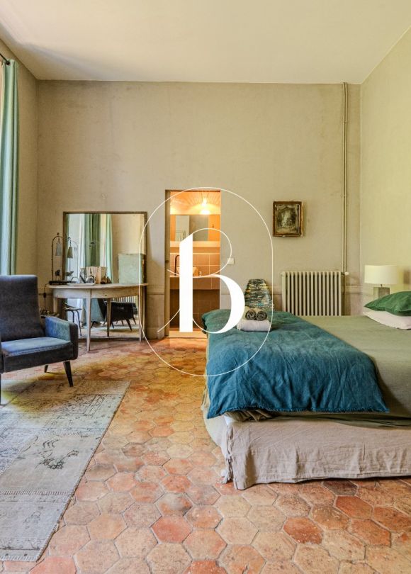 sale Château Aubenas