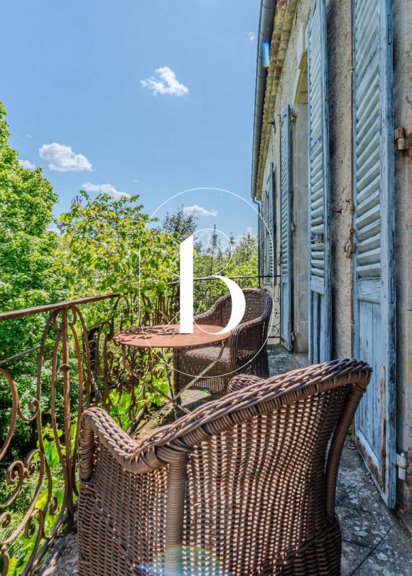 sale Château Aubenas