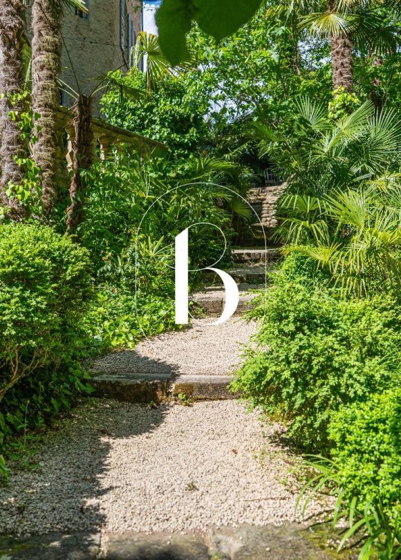 sale Château Aubenas