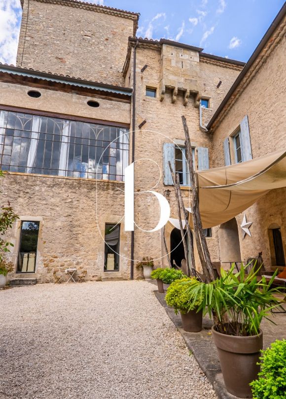 sale Château Aubenas