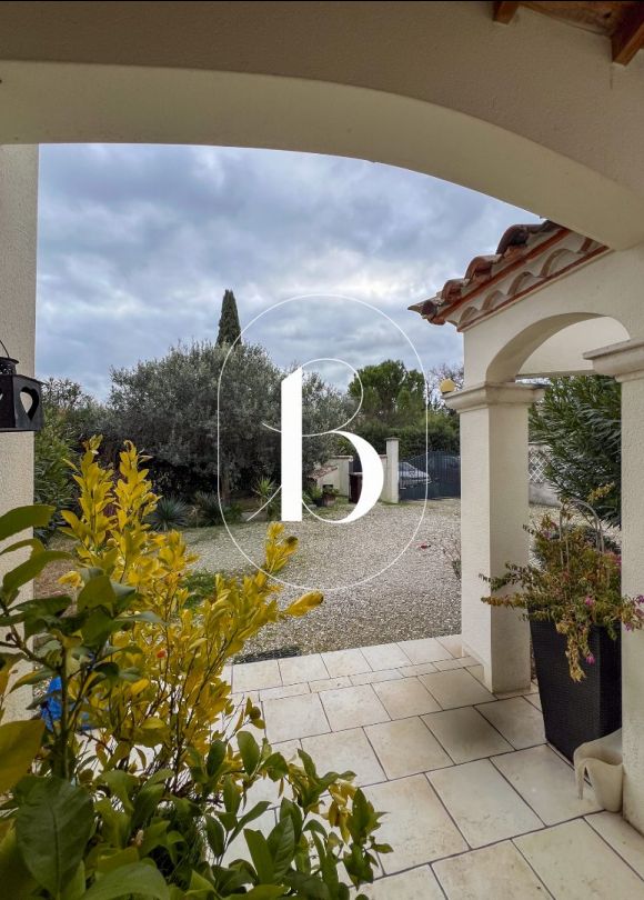 sale Villa Uzes