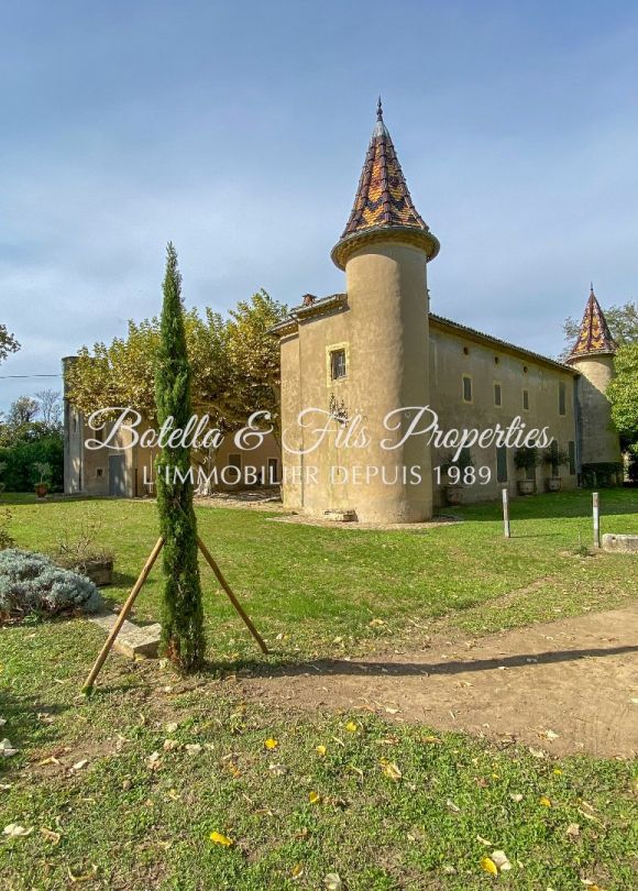 sale Château Uzes