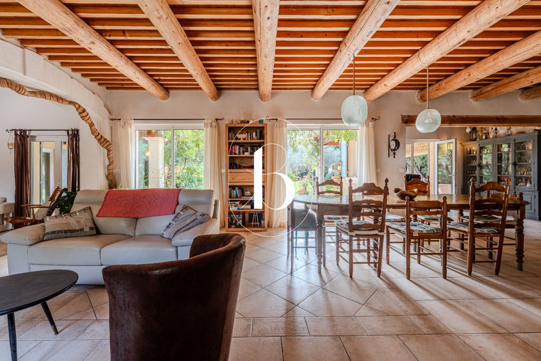 sale Villa Uzes