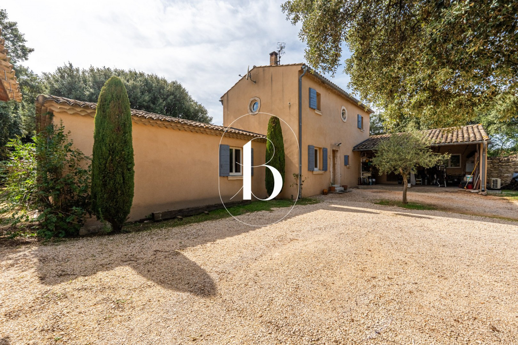 sale Villa Uzes