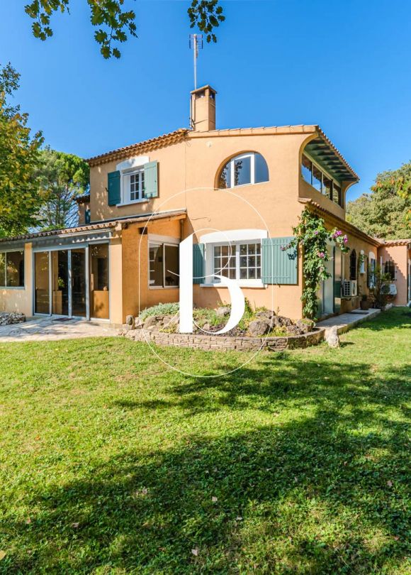 vente Villa UzÈs