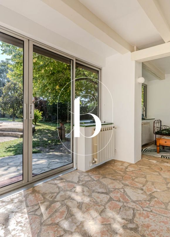 vente Villa UzÈs