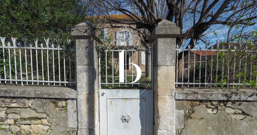 vente Maison de village Uzes