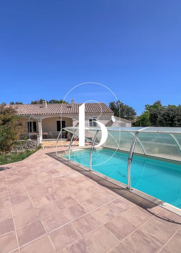 sale Villa Mejannes Le Clap