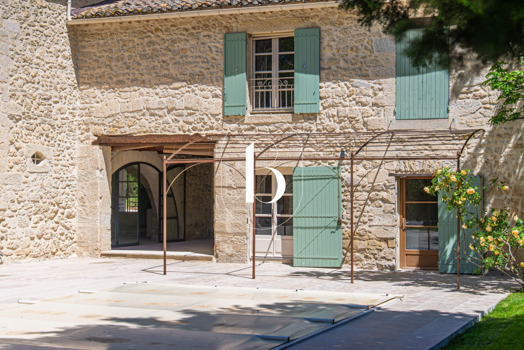 sale Mas Uzes