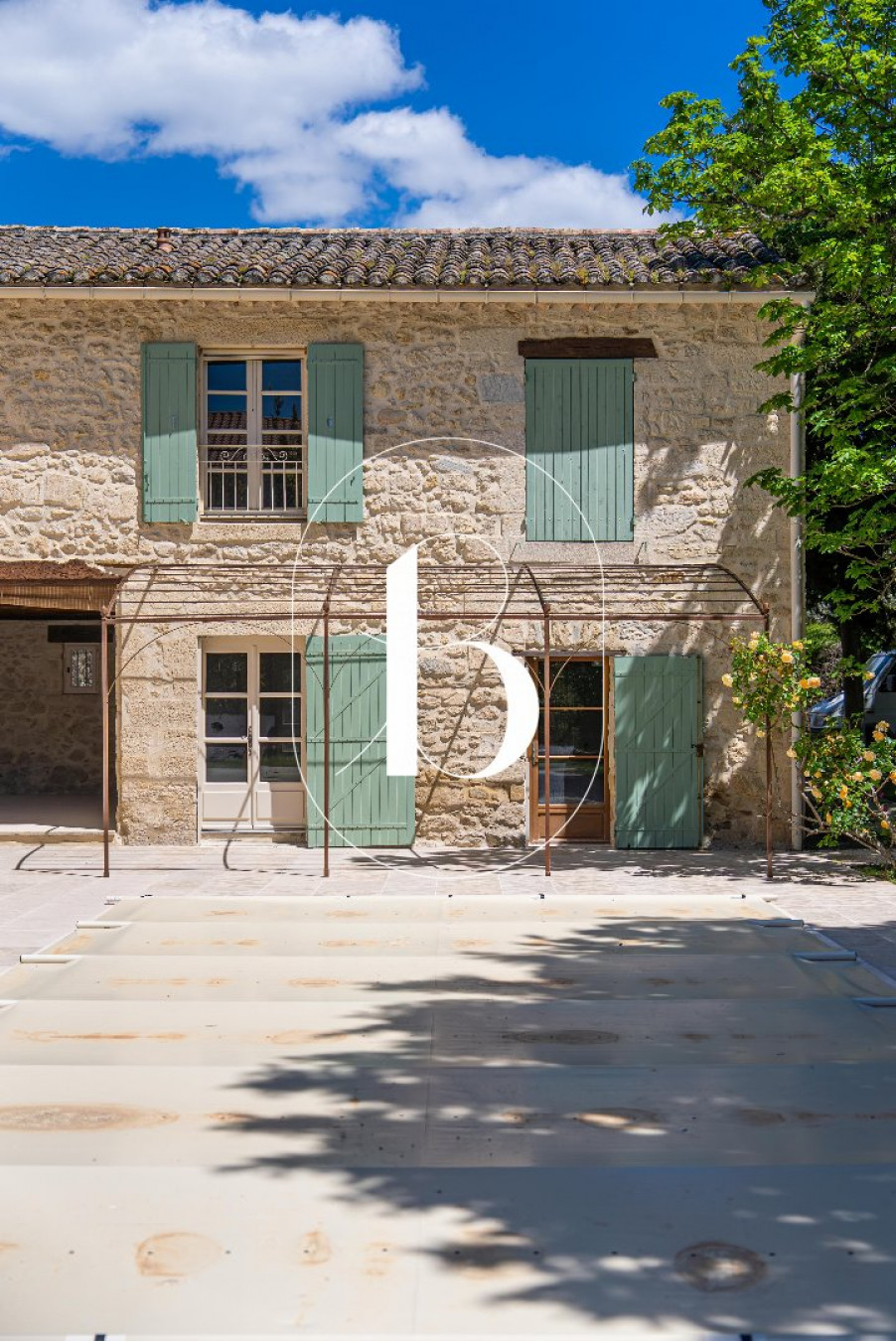 sale Mas Uzes