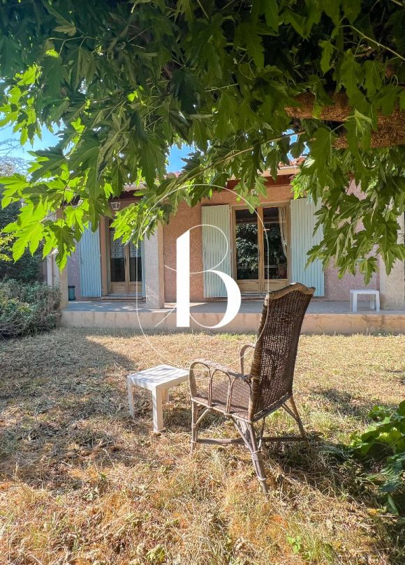 sale Villa Uzes