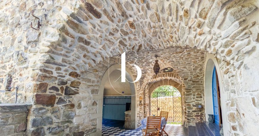 vente Mas de village Les Mages