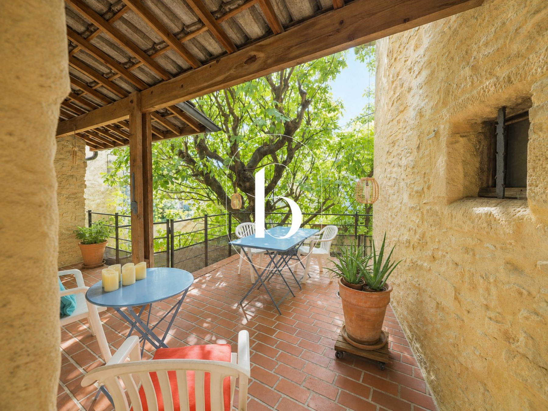 vente Maison de village Venejan