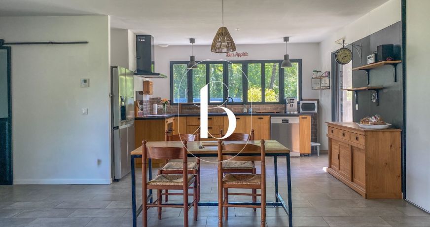 vente Villa Berrias Et Casteljau