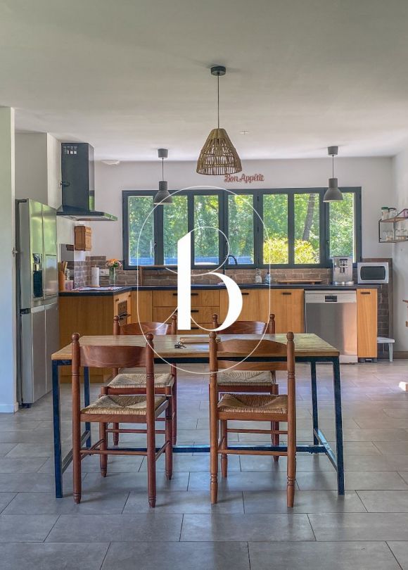vente Villa Berrias Et Casteljau