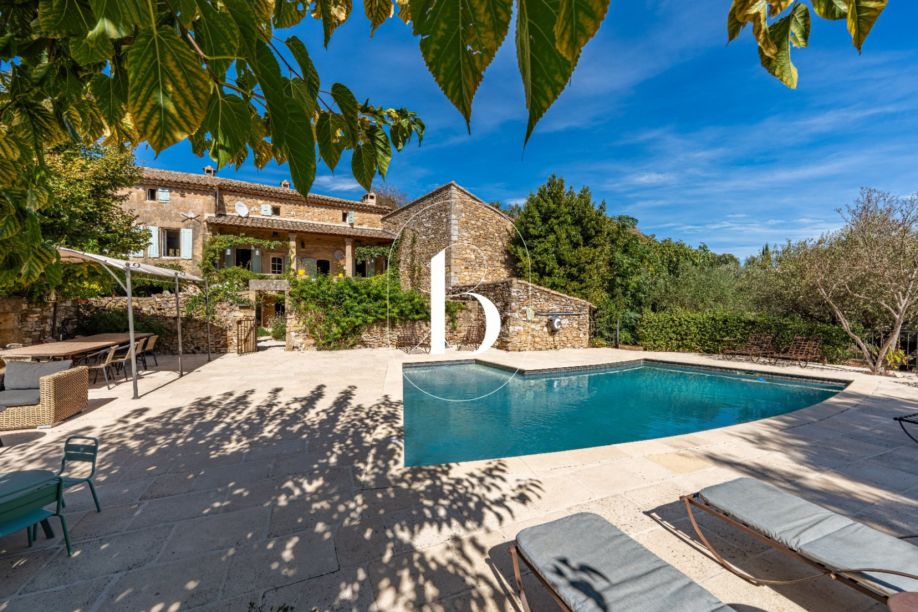 sale Mas Uzes