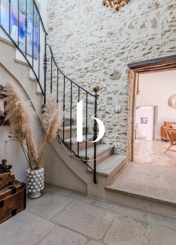 sale Mas Uzes