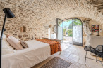 sale Mas Uzes