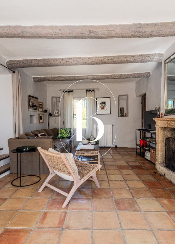 sale Mas Uzes