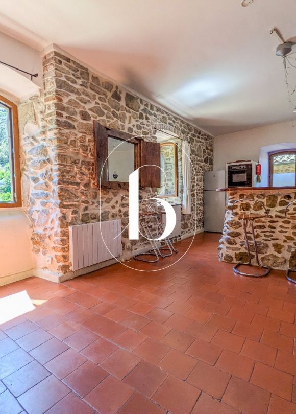 vente Mas de village Les Mages
