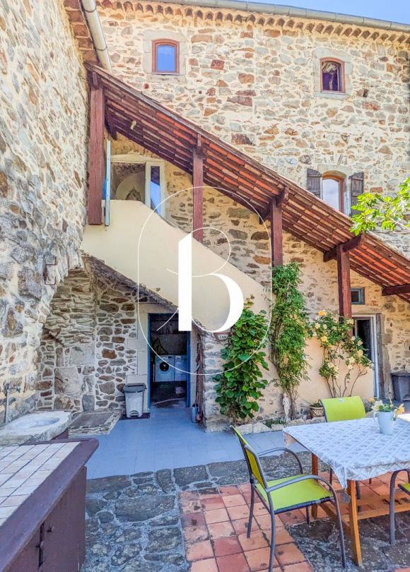 vente Mas de village Les Mages