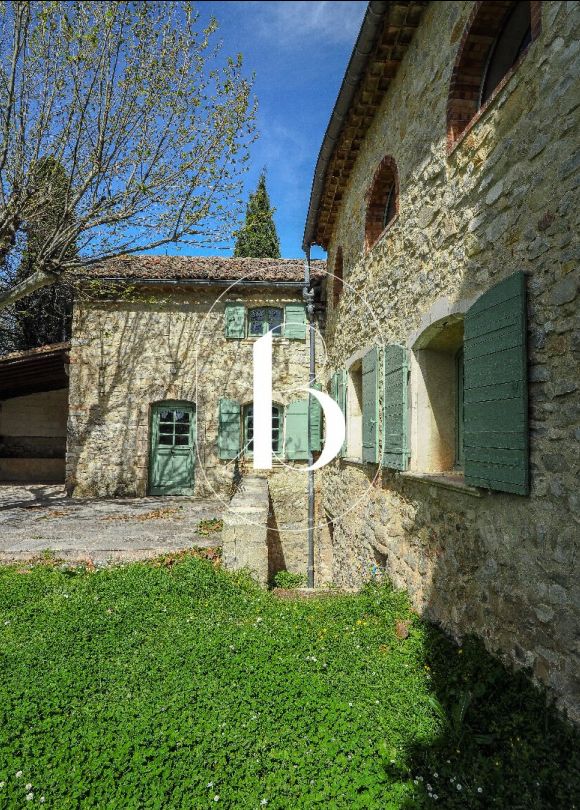 sale Mas Uzes