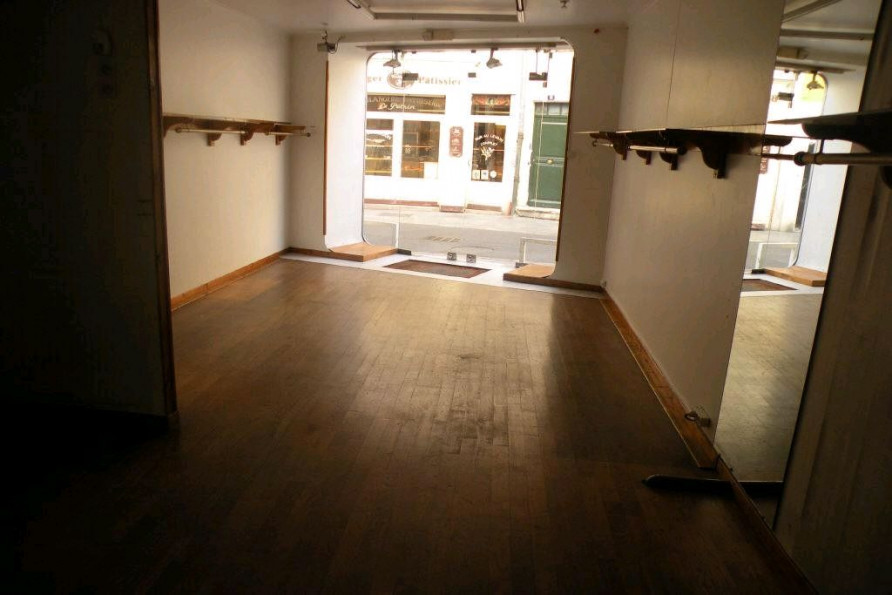 location Local commercial Nimes - Photo 4