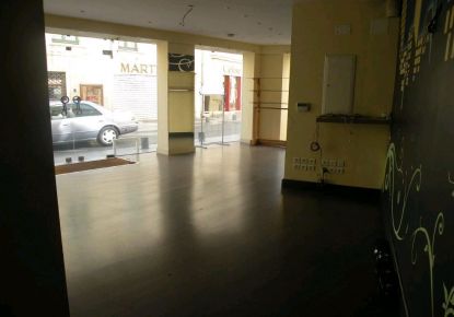 location Local commercial Nimes