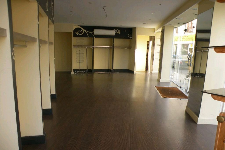 location Local commercial Nimes - Photo 5