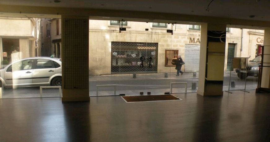 location Local commercial Nimes