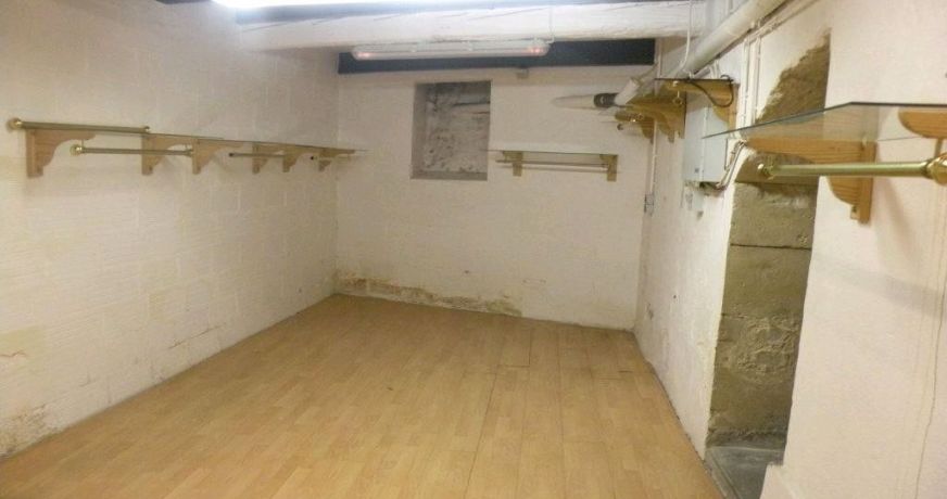 location Local commercial Nimes