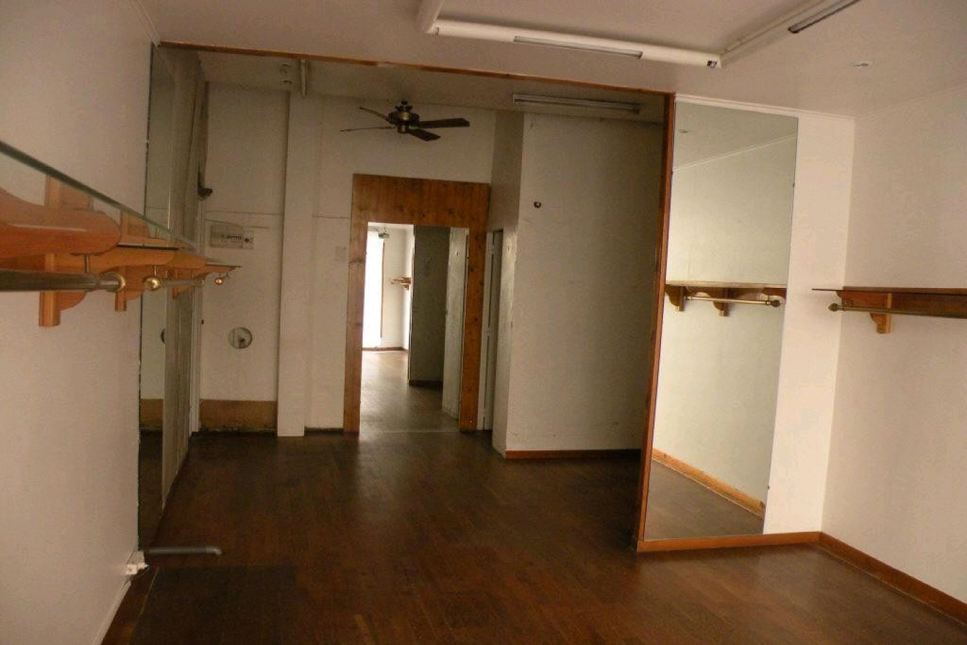 location Local commercial Nimes - Photo 3