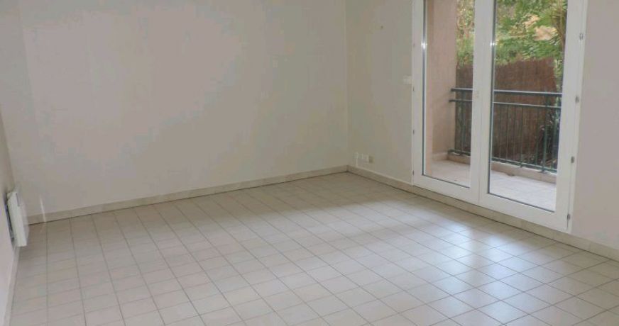 location Appartement Nimes
