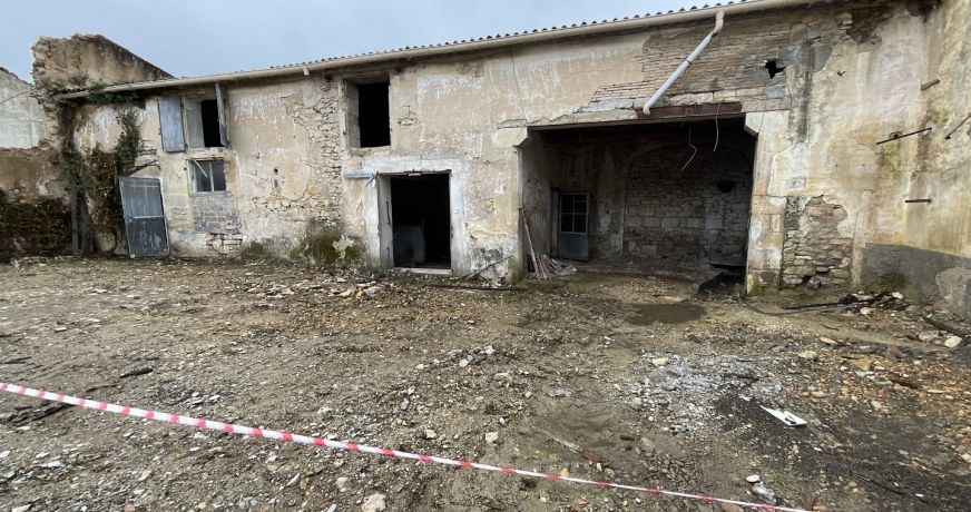 vente Remise en pierre Milhaud