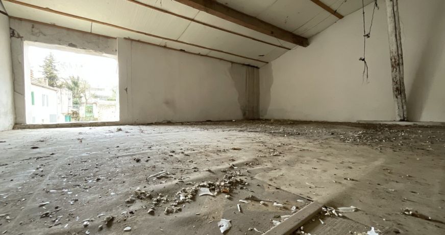 vente Remise en pierre Milhaud