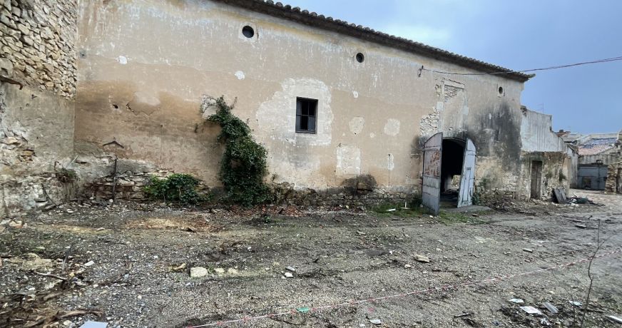 vente Remise en pierre Milhaud
